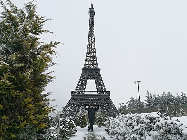 park miniatur, aleja miniatur, krajno, świętokrzyskie, wieża eiffla