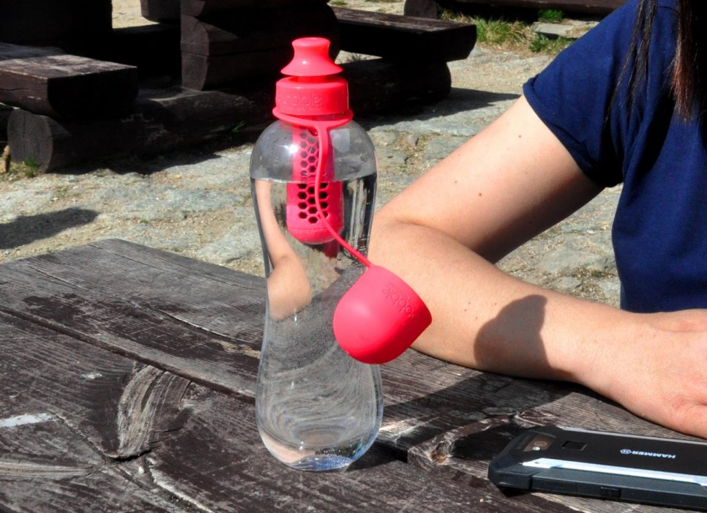 Butelka z filtrem węglowym Bobble